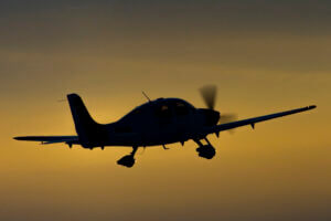 Cirrus SR22 silhouette